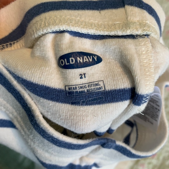 Old Navy Toddler Outfit - Picture 4 of 7